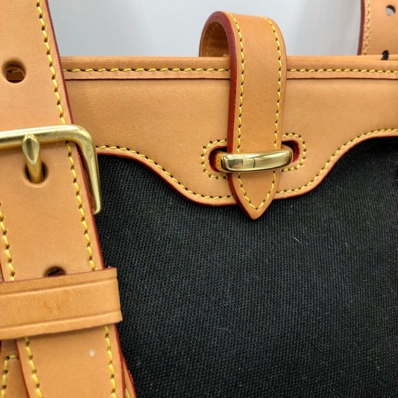 Dooney & Bourke heavy twill tote from the Cabriolet Collection - Picture 4 of 7